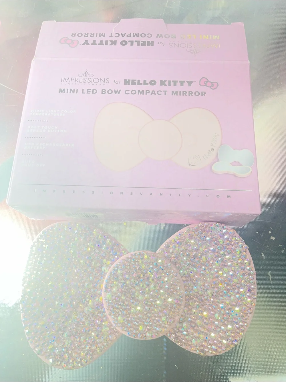 π Hello Kitty Bling LED Compact Mirror π - Picture 3 of 5